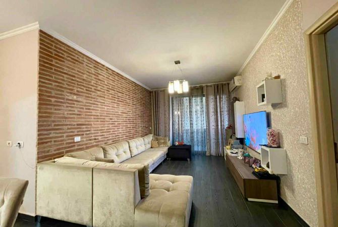 Shtepi me qera Apartament ne Tirane, 2+1, Mobilimi E mobiluar, Pagesa 850  Euro.