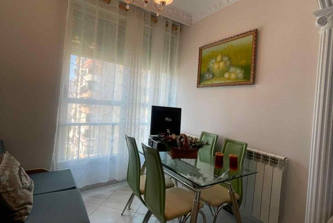 Shtepi me qera Apartament ne Tirane, 2+1, Mobilimi E mobiluar, Pagesa 600  Euro.