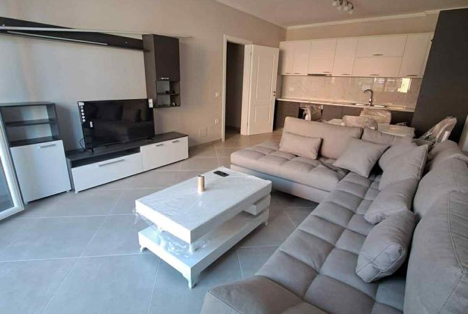 Shtepi me qera 2+1 ne Tirane - 50,000 Leke