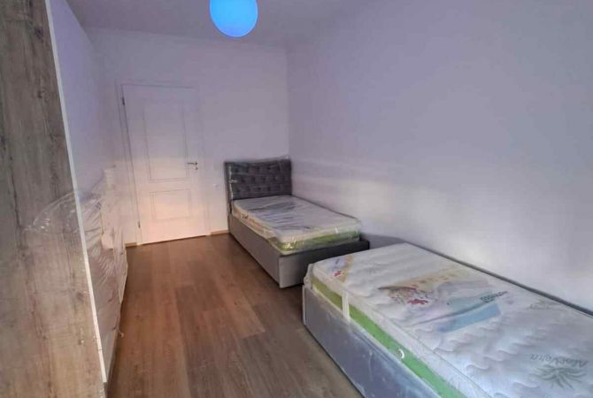 Shtepi me qera Apartament ne Tirane, 2+1, Mobilimi E mobiluar, Pagesa 50,000  Leke.