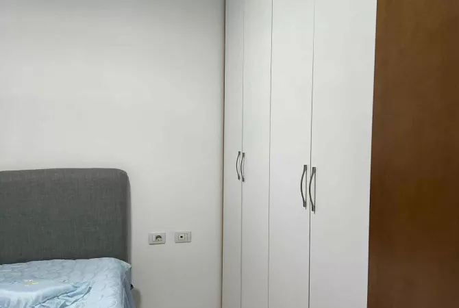 Shtepi me qera Apartament ne Tirane, 2+1, Mobilimi E mobiluar, Pagesa 50,000  Leke.