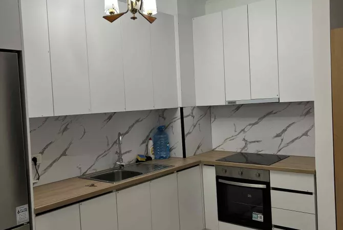 Shtepi me qera Apartament ne Tirane, 2+1, Mobilimi E mobiluar, Pagesa 50,000  Leke.