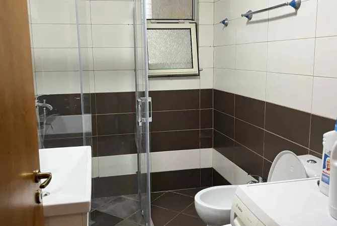 Shtepi me qera 2+1 ne Tirane - 50,000 Leke