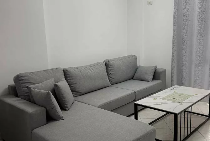Shtepi me qera 2+1 ne Tirane - 50,000 Leke