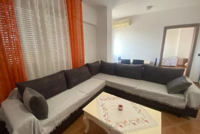 Shtepi me qera 2+1 ne Tirane - 60,000 Leke