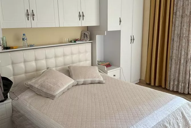 Shtepi me qera 2+1 ne Tirane - 40,000 Leke