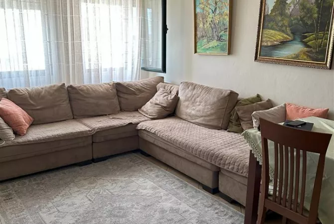 Shtepi me qera 2+1 ne Tirane - 40,000 Leke