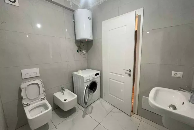 Shtepi me qera 1+1 ne Tirane - 40,000 Leke
