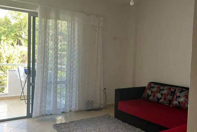 Shtepi me qera 1+1 ne Tirane - 380 Euro