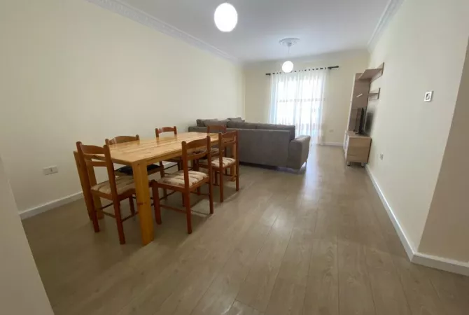 Shtepi me qera 2+1 ne Tirane - 550 Euro