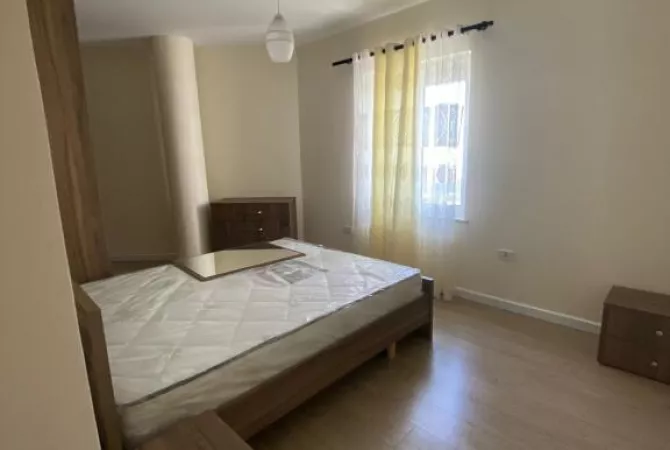 Shtepi me qera 2+1 ne Tirane - 550 Euro