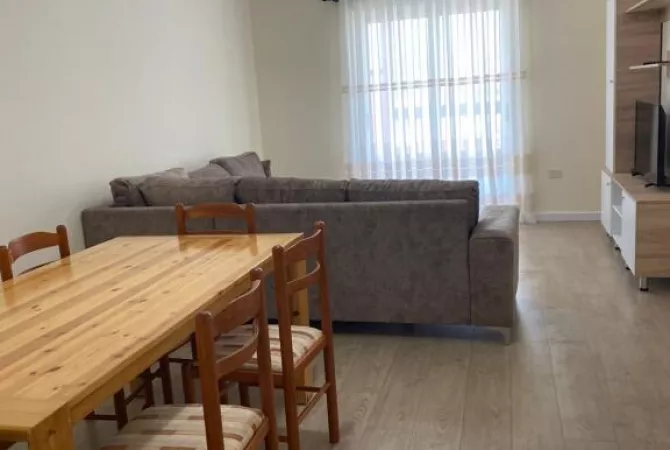 Shtepi me qera Apartament ne Tirane, 2+1, Mobilimi E mobiluar, Pagesa 550  Euro.