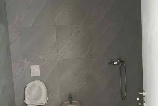 Shtepi me qera Apartament ne Tirane, 2+1, Mobilimi Bosh, pa mobiluar, Pagesa 500  Euro.