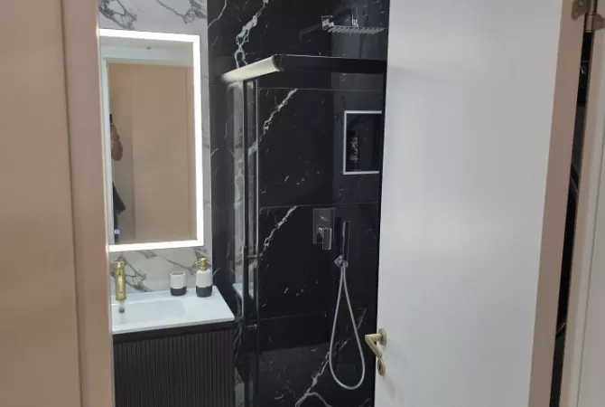 Shtepi me qera Apartament ne Tirane, 2+1, Mobilimi E mobiluar, Pagesa 1,000  Euro.