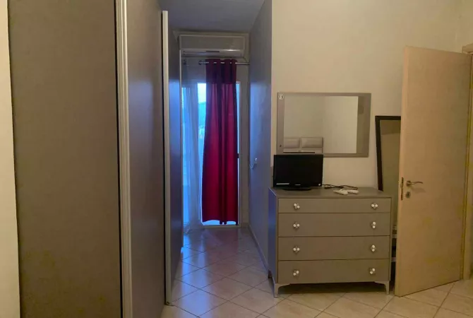 Shtepi me qera Apartament ne Tirane, 2+1, Mobilimi E mobiluar, Pagesa 55,000  Leke.
