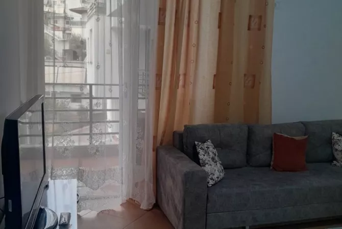 Shtepi me qera Apartament ne Tirane, 1+1, Mobilimi E mobiluar, Pagesa 370  Euro.