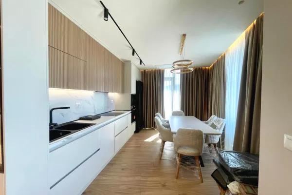 Casa in affitto 2+1 a Tirana - 2,300 Euro