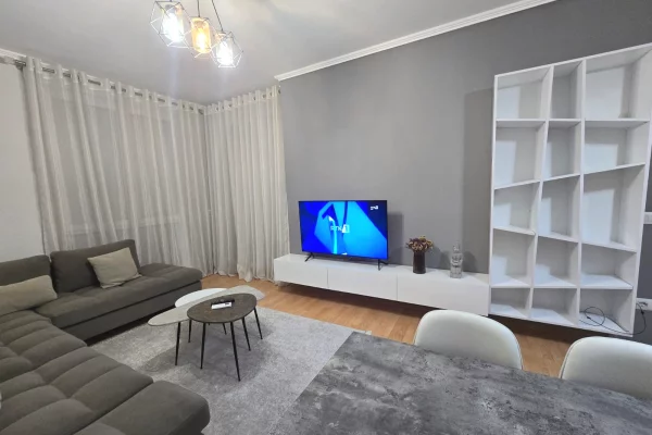 Shtepi me qera 2+1 ne Tirane - 900 Euro