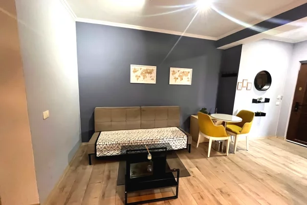 Shtepi me qera Apartament ne Tirane, 2+1, Mobilimi E mobiluar, Pagesa 55,000  Leke.