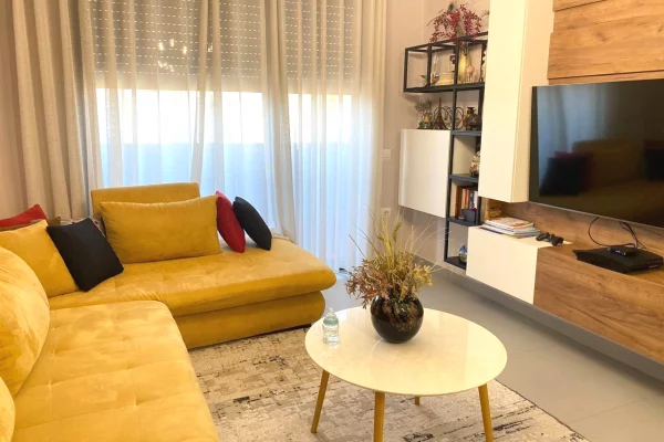 Shtepi me qera 1+1 ne Tirane - 900 Euro