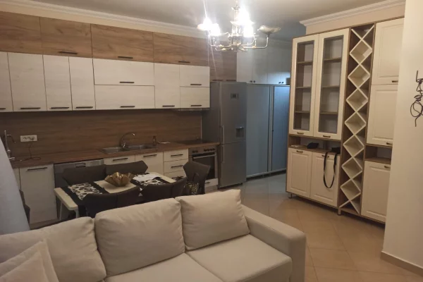 Shtepi me qera 3+1 ne Tirane - 750 Euro