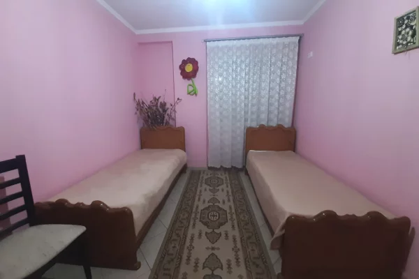 Shtepi me qera Apartament ne Tirane, 2+1, Mobilimi E mobiluar, Pagesa 45,000  Leke.