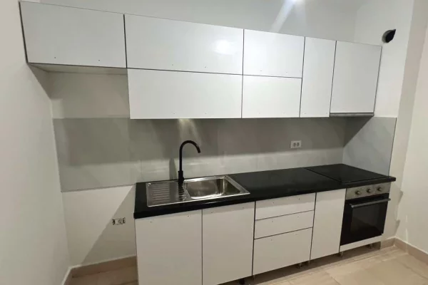 Shtepi me qera 1+1 ne Tirane - 35,000 Leke