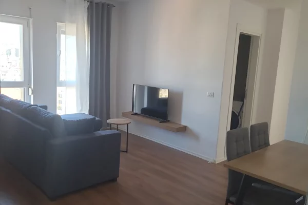 Shtepi me qera 1+1 ne Tirane - 60,000 Leke