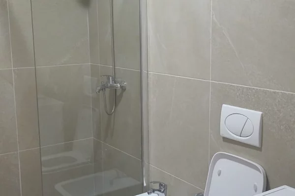 Shtepi me qera 1+1 ne Tirane - 60,000 Leke
