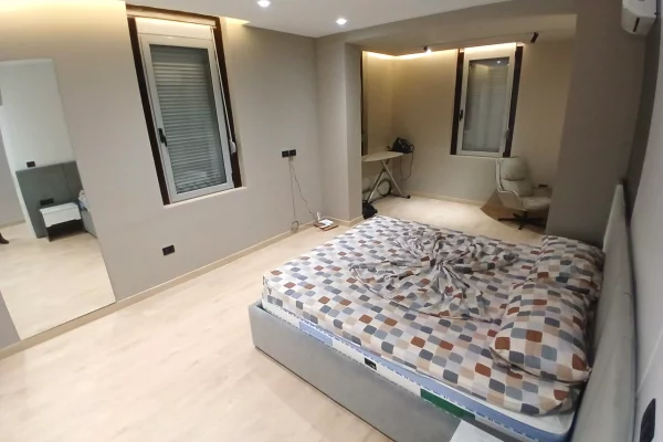 Shtepi me qera 3+1 ne Tirane - 1,200 Euro