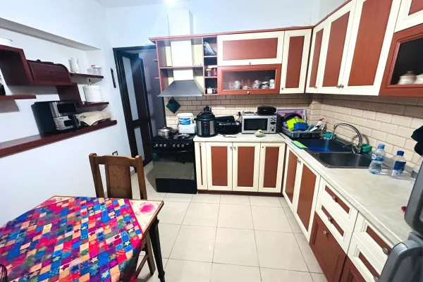 Shtepi me qera 2+1 ne Tirane - 60,000 Leke