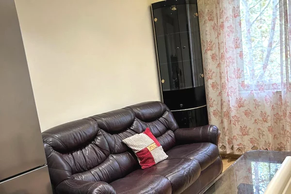 Shtepi me qera 2+1 ne Tirane - 550 Euro