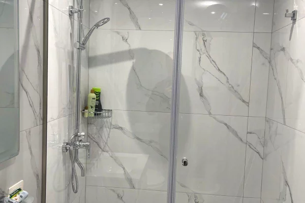 Shtepi me qera Apartament ne Tirane, 1+1, Mobilimi E mobiluar, Pagesa 1,000  Euro.