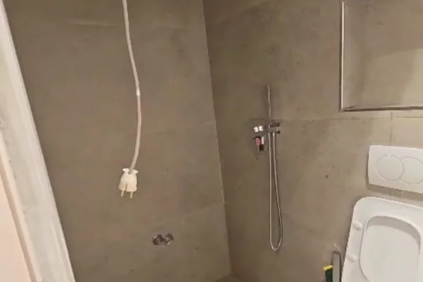 Shtepi me qera 1+1 ne Tirane - 50,000 Leke