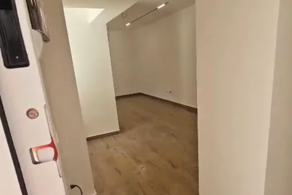 Shtepi me qera Apartament ne Tirane, 1+1, Mobilimi Bosh, pa mobiluar, Pagesa 50,000  Leke.