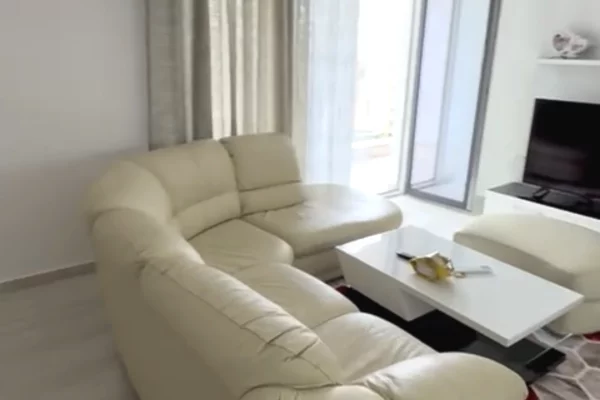 Shtepi me qera 1+1 ne Tirane - 650 Euro