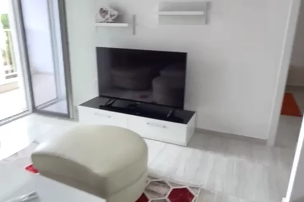 Shtepi me qera 1+1 ne Tirane - 650 Euro