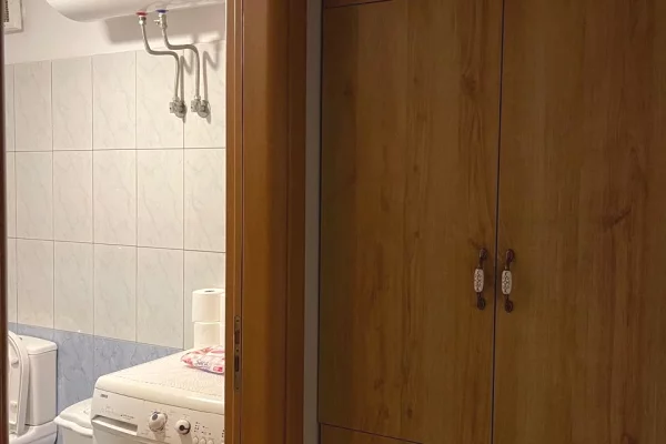 Shtepi me qera 1+1 ne Tirane - 50,000 Leke