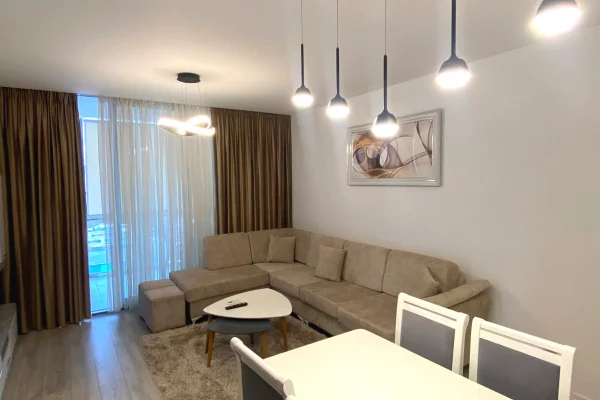 Shtepi me qera Apartament ne Tirane, 2+1, Mobilimi E mobiluar, Pagesa 800  Euro.