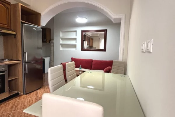 Shtepi me qera Shtepi Private ne Tirane, 1+1, Mobilimi E mobiluar, Pagesa 45,000  Leke.