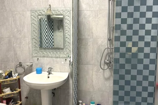 Shtepi me qera Apartament ne Tirane, 1+1, Mobilimi E mobiluar, Pagesa 45,000  Leke.