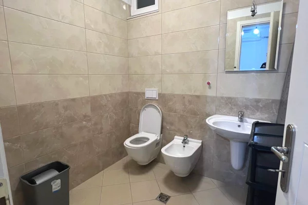 Shtepi me qera 2+1 ne Tirane - 65,000 Leke