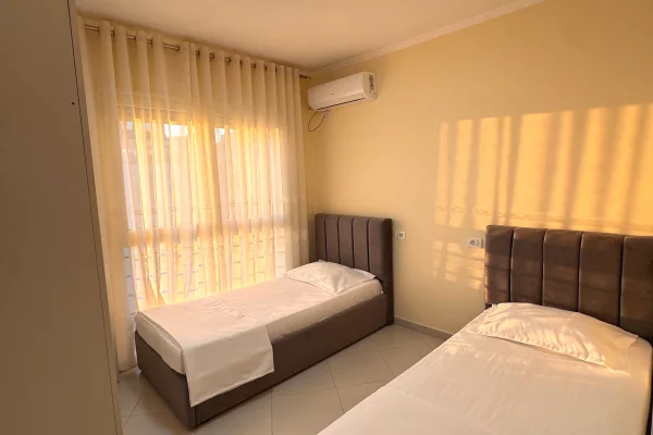 Shtepi me qera Apartament ne Tirane, 2+1, Mobilimi E mobiluar, Pagesa 75,000  Leke.