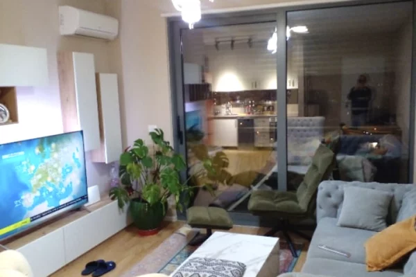 Shtepi me qera 2+1 ne Tirane - 750 Euro