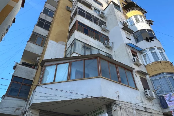 Shtepi me qera Apartament ne Tirane, 2+1, Mobilimi E mobiluar, Pagesa 550  Euro.