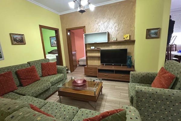 Shtepi me qera 2+1 ne Tirane - 580 Euro