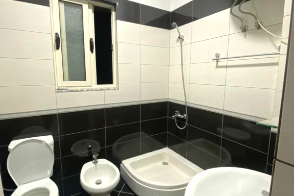 Shtepi me qera 1+1 ne Tirane - 40,000 Leke