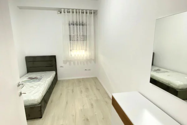 Shtepi me qera 2+1 ne Tirane - 55,000 Leke