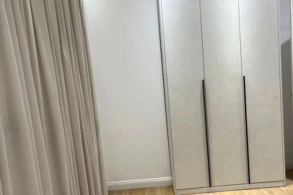 Shtepi me qera Apartament ne Tirane, 2+1, Mobilimi E mobiluar, Pagesa 75,000  Leke.