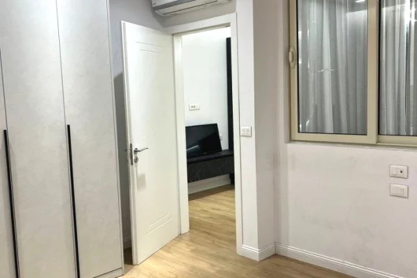 Shtepi me qera Apartament ne Tirane, 2+1, Mobilimi E mobiluar, Pagesa 75,000  Leke.